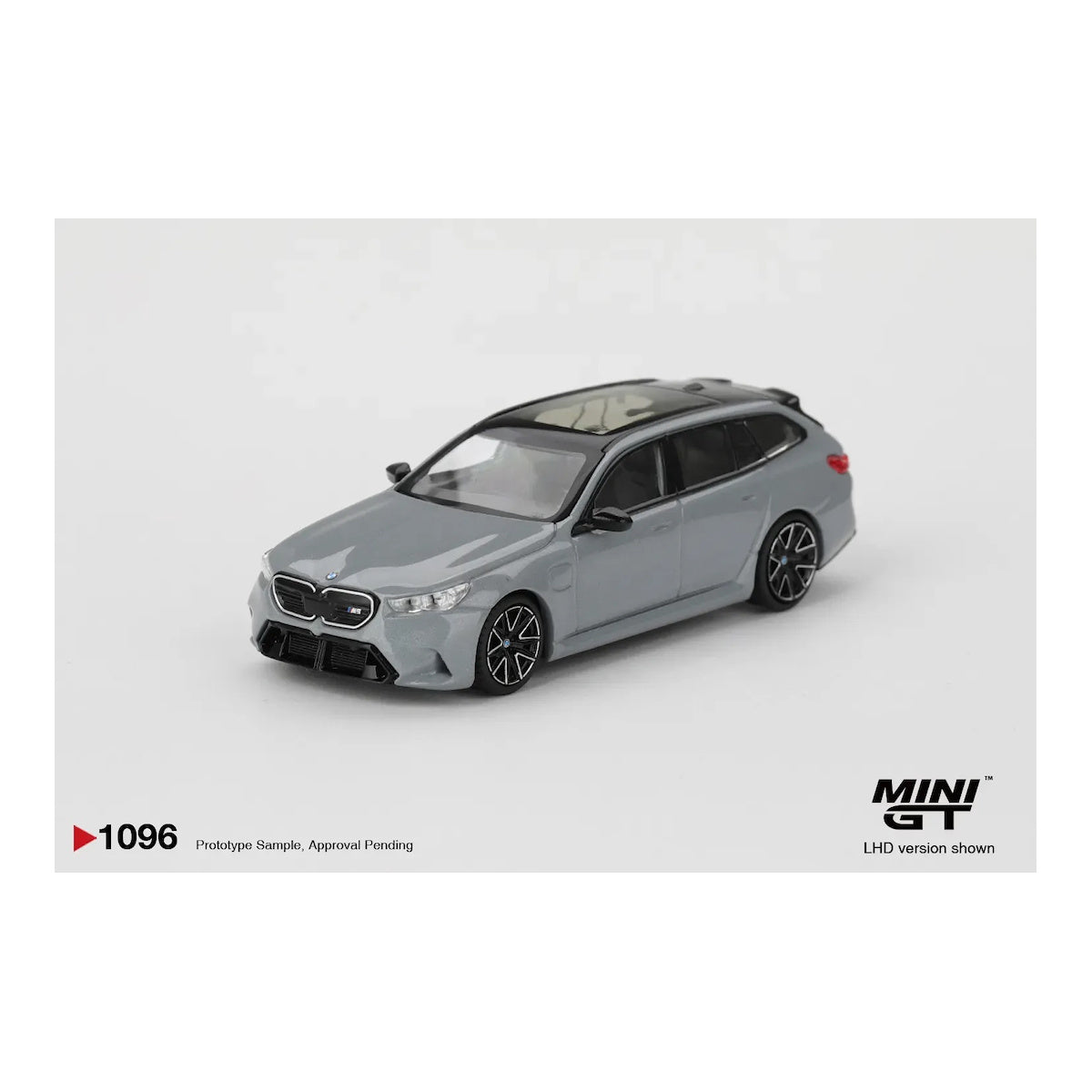 MINI GT 1:64 BMW M5 Touring Brooklyn Grey Metallic MGT01096