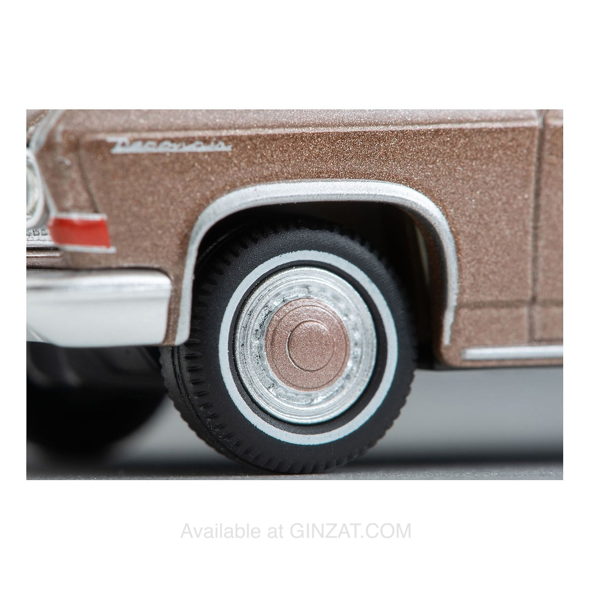 Tomica Limited Vintage: LV-42c Mitsubishi Debonair (Brown) 1964