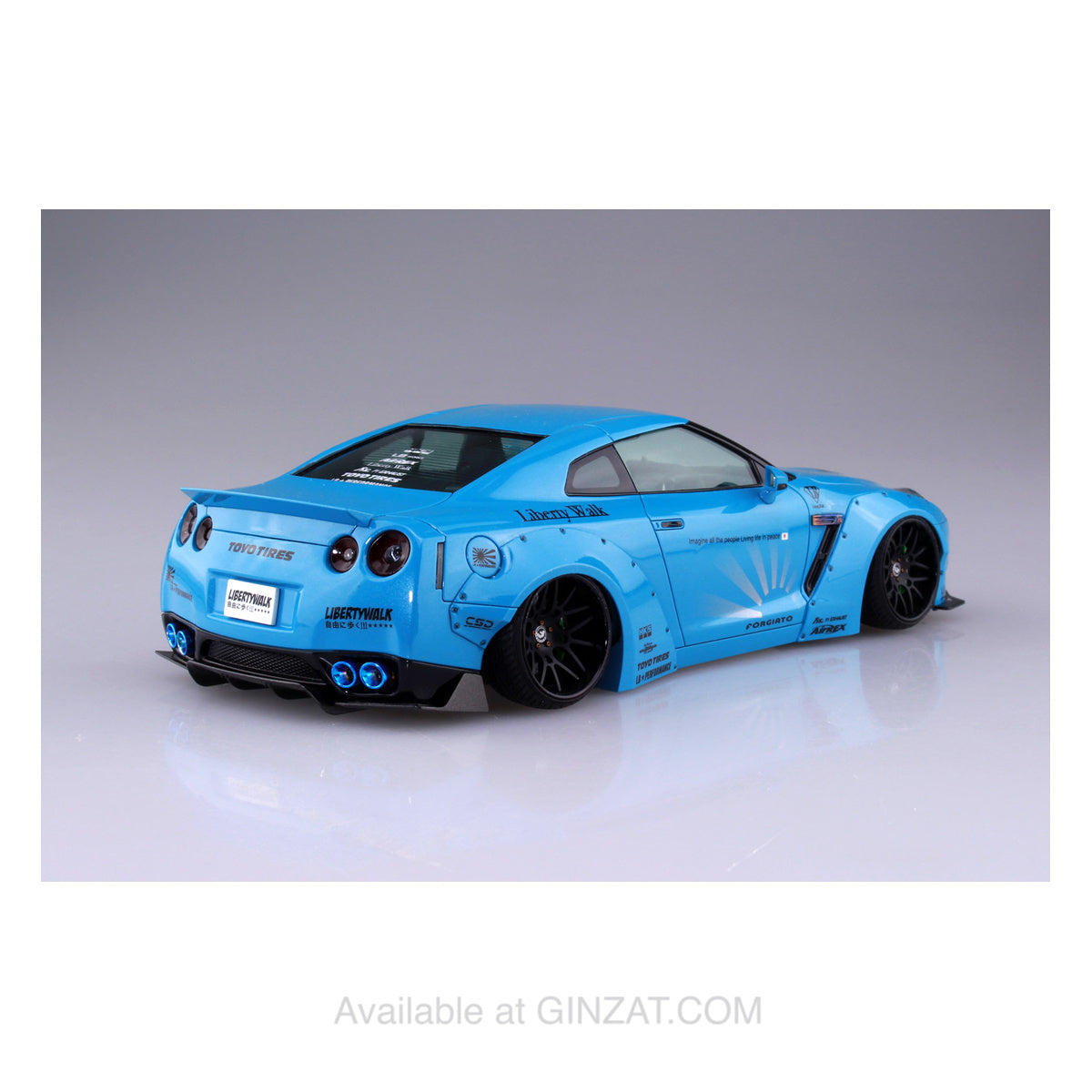 Liberty Walk 1/24 Nissan R35 GT-R Ver.1, Aoshima 1/24 Plastic Model Kit