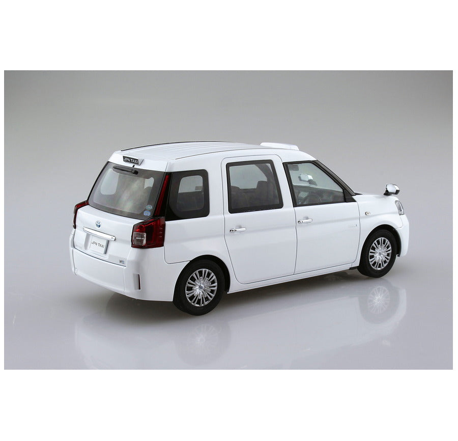 Aoshima 1/24 TOYOTA NTP10 JPN TAXI '17 SUPER WHITE II Plastic Model Kit