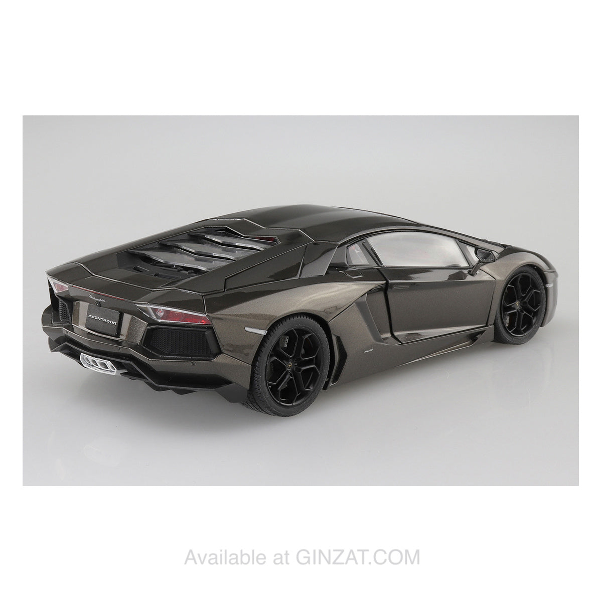 Lamborghini Aventador '11 Gun Metallic, Aoshima 1/24 Plastic Model Kit