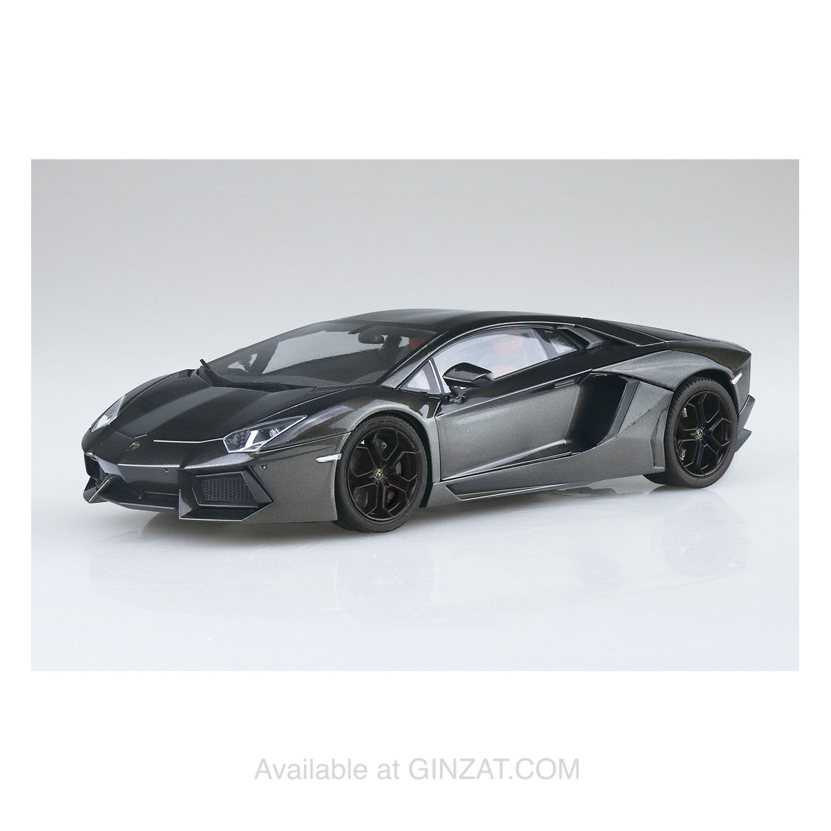 Lamborghini Aventador '11 Gun Metallic, Aoshima 1/24 Plastic Model Kit